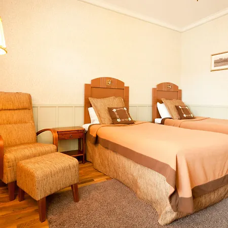 Hotel Hotelli-ravintola Alma 4*