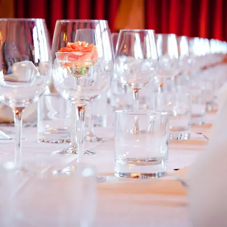 فندق Hotelli-ravintola Alma