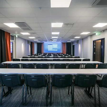 فندق Hotelli-ravintola Alma