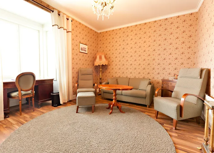 拉云托拉阿尔玛酒店 酒店