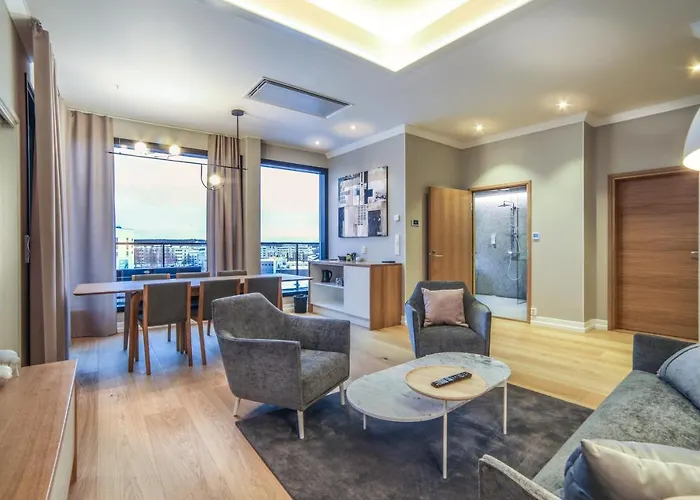 拉云托拉阿尔玛酒店 4* Seinäjoki